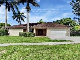 19631 SW 137th Ave in Miami, FL - Building Photo