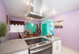 6325 Lawton Ave in Las Vegas, NV - Building Photo - Building Photo