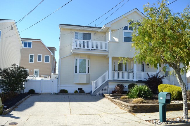 214 N Coolidge Ave in Margate City, NJ - Building Photo - Building Photo