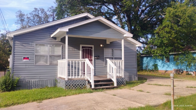 1332 Fernwood Dr in Jackson, MS - Foto de edificio - Building Photo