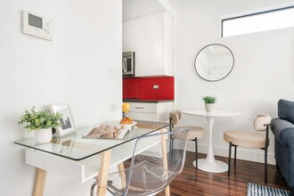 809 9th Ave in New York, NY - Building Photo - Building Photo