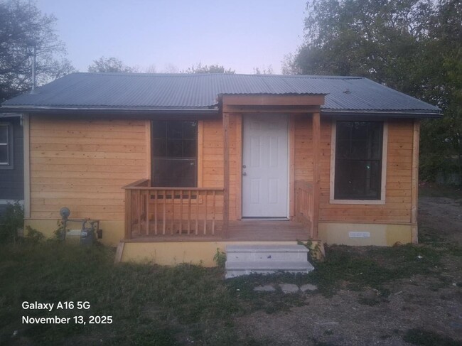 6106 Kasper St in Austin, TX - Foto de edificio - Building Photo