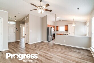 5720 Shining Oak Ln in Charlotte, NC - Building Photo - Building Photo