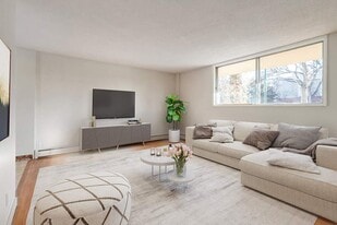 Resma Manor in Lethbridge, AB - Building Photo