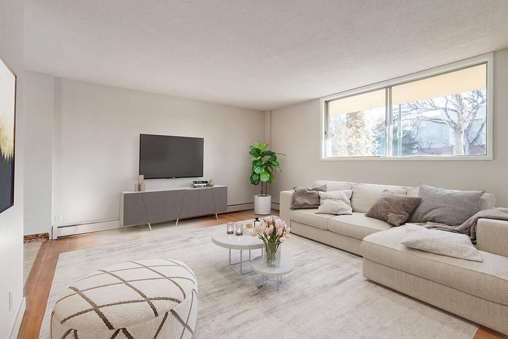 Resma Manor in Lethbridge, AB - Building Photo