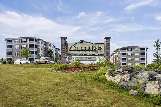 Summit Ridge Luxury Apartments