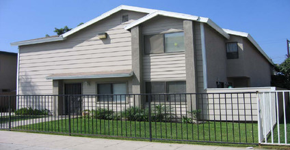 415 S Kroeger St in Anaheim, CA - Building Photo - Building Photo