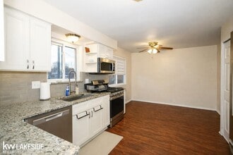 28115 Little Mack Ave in St. Clair Shores, MI - Building Photo - Building Photo