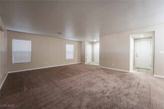 736 Anacapri St in Las Vegas, NV - Building Photo - Building Photo
