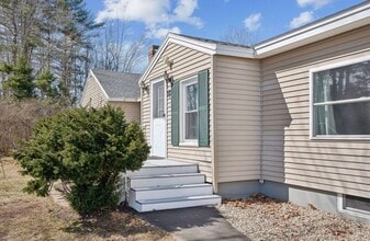930 New County Rd, Unit 930B in Biddeford, ME - Building Photo - Building Photo