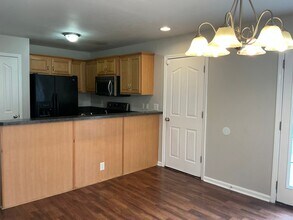 1890 Camelot Dr in Clarksville, TN - Building Photo - Building Photo