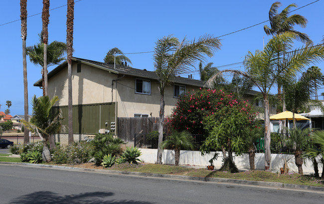 1840 Broadway St in Oceanside, CA - Building Photo - Building Photo