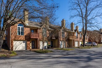Riverstone Condominiums in Nashville, TN - Foto de edificio - Building Photo
