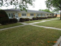 240 W Quincy St, Unit D in Westmont, IL - Building Photo - Building Photo