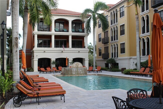 8000 Via Sardinia St in Estero, FL - Foto de edificio - Building Photo