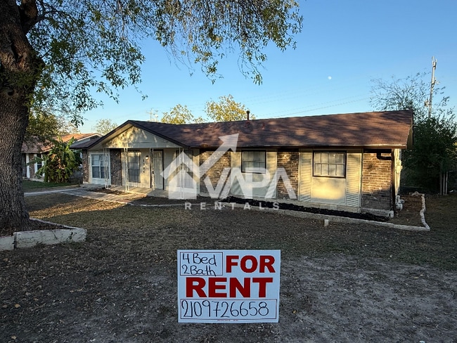 1906 Wilsons Creek St in San Antonio, TX - Foto de edificio - Building Photo