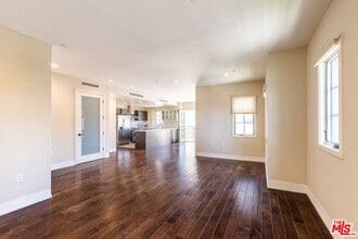 227 S Hamilton Dr in Beverly Hills, CA - Building Photo - Building Photo