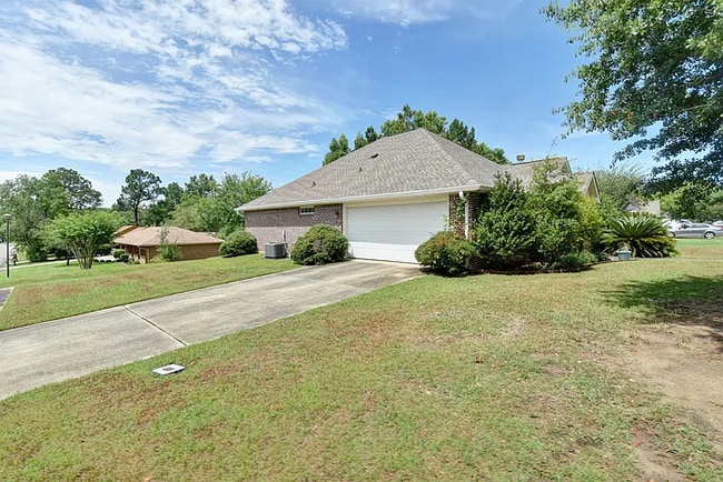 15065 Warren Dr in Gulfport, MS - Building Photo - Building Photo