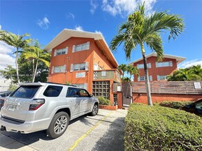 421 NE 68th St in Miami, FL - Building Photo - Building Photo