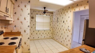 7220 Lake Cir Dr in Margate, FL - Building Photo - Building Photo