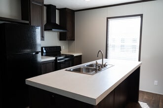 111 Palomino Dr in Sanger, TX - Building Photo - Building Photo