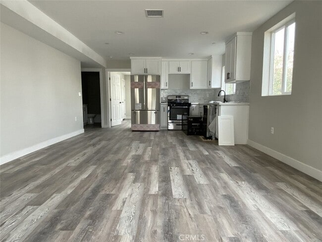 1031 N Cummings St, Unit 228 in Los Angeles, CA - Building Photo - Building Photo