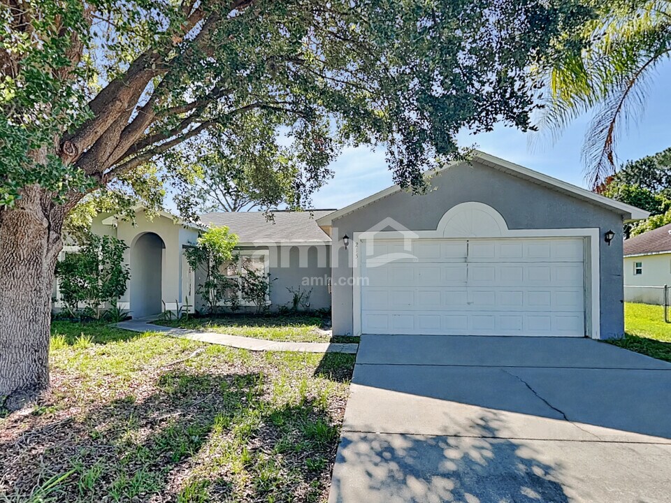 215 Aviation Ave NE in Palm Bay, FL - Building Photo