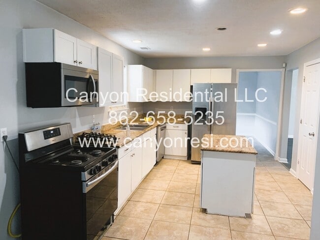 2554 Willenhall Way in Lithonia, GA - Building Photo - Building Photo