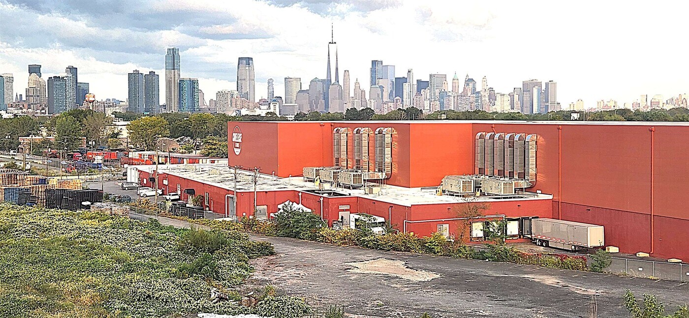 708 Garfield Ave in Jersey City, NJ - Building Photo