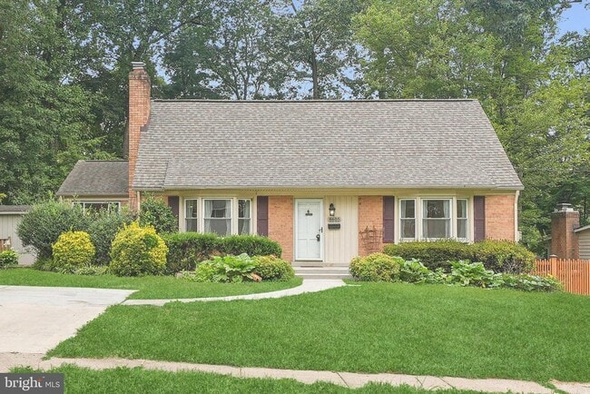 property at 8605 Victoria Rd