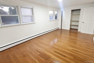 308 40th St in Lindenhurst, NY - Building Photo - Building Photo