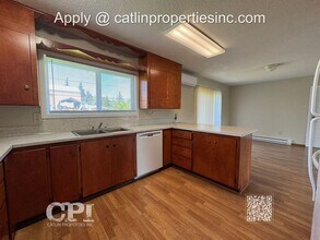 3400 Columbia Heights Rd in Longview, WA - Building Photo - Building Photo