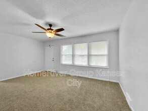 7702 E 113th St in Kansas City, MO - Building Photo - Building Photo