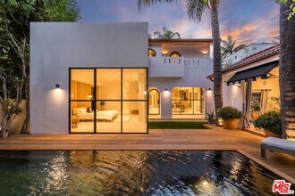 918 N La Jolla Ave in West Hollywood, CA - Foto de edificio - Building Photo
