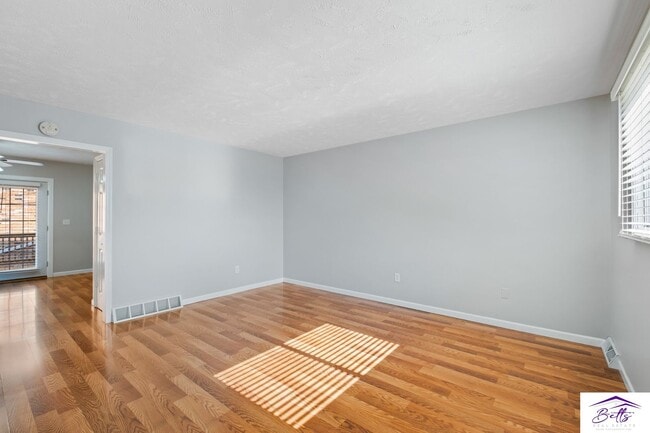 1901 Winnie Dr in Bellevue, NE - Building Photo - Building Photo