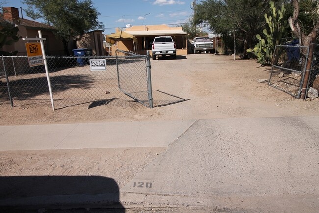 120 W 30th St in Tucson, AZ - Building Photo - Building Photo