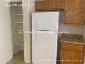 688 W Emerald Key Dr in Green Valley, AZ - Building Photo - Building Photo