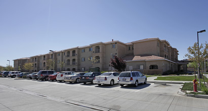 Aurora Village II Senior Living 55+ in Lancaster, CA - Foto de edificio - Building Photo