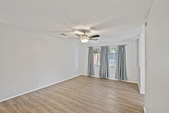 1435 Silverpines Rd in Houston, TX - Building Photo - Building Photo