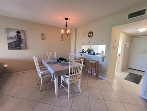 721 S Beach St, Unit 115 A in Daytona Beach, FL - Building Photo - Building Photo