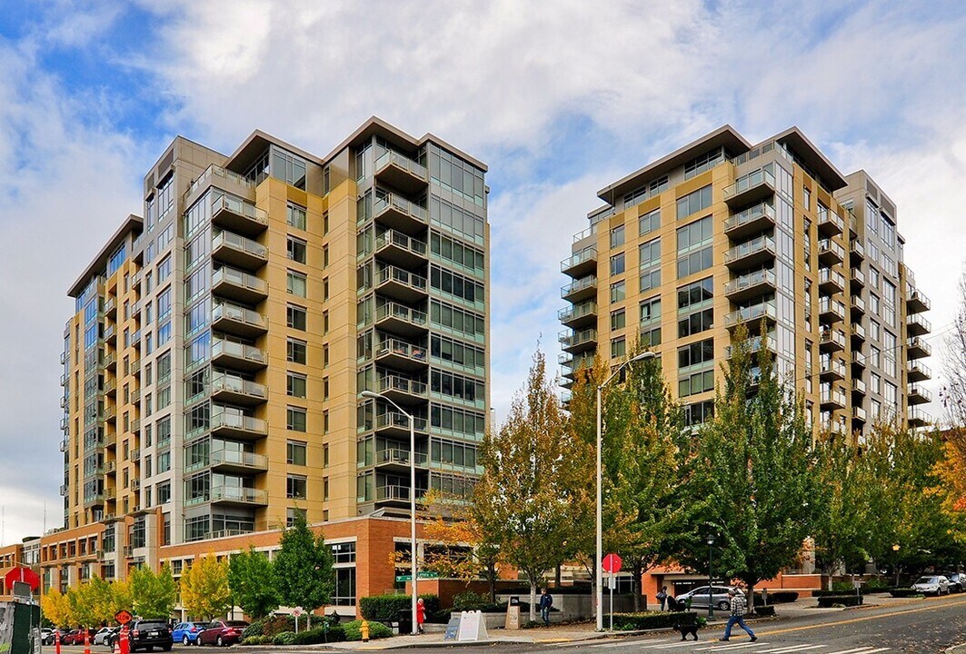 910 Lenora St in Seattle, WA - Building Photo