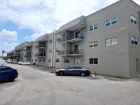 5100 SW 41st St in Hollywood, FL - Building Photo - Building Photo