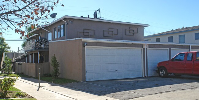 554 E Hurst St in Covina, CA - Building Photo - Building Photo