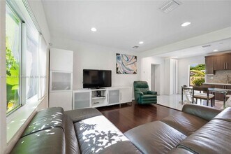 2401 SW 26th St in Miami, FL - Building Photo - Building Photo