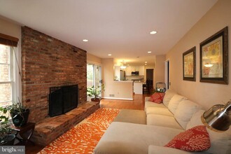 10609 Crossing Creek Rd in Potomac, MD - Building Photo - Building Photo