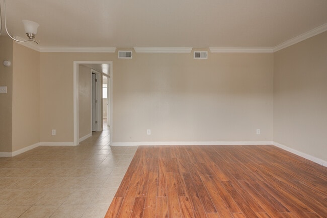 Falls of Las Villas in Pasadena, TX - Foto de edificio - Building Photo