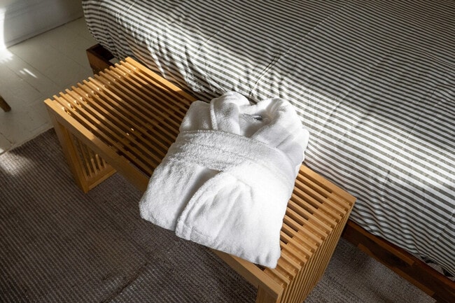 23 Parkside Dr, Unit SI ID1512082P in Toronto, ON - Building Photo - Building Photo