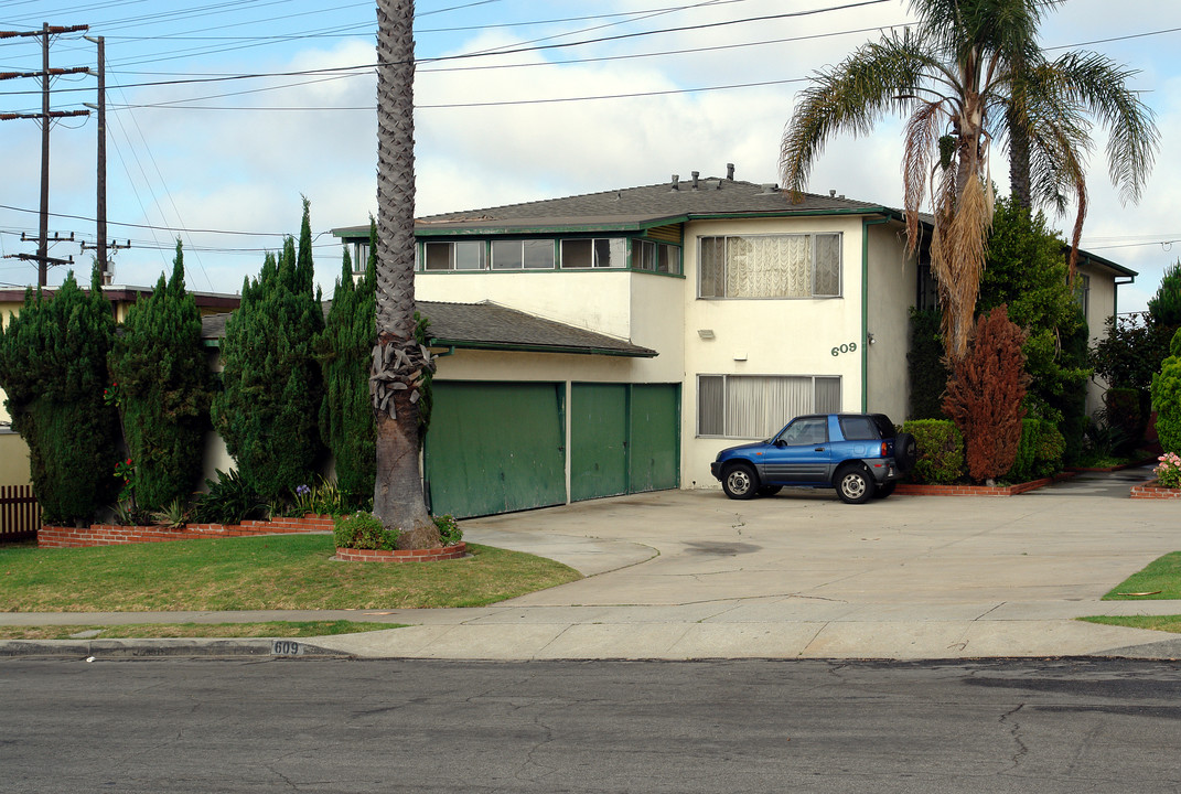 609 Illinois Ct in El Segundo, CA - Building Photo