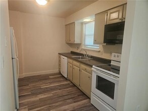 909 Chapel Rd in Monaca, PA - Building Photo - Building Photo