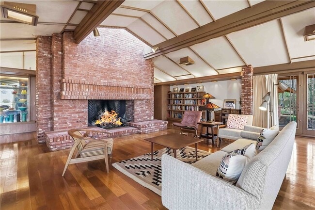 951 Pembroke Rd in Fayetteville, AR - Foto de edificio - Building Photo